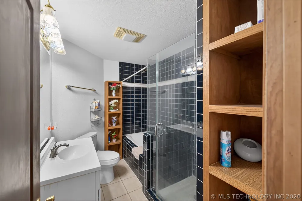 1606 NE Oakridge Drive Claremore, OK 74017