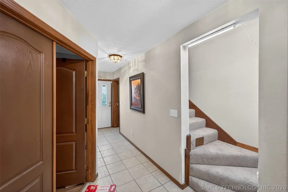 1606 NE Oakridge Drive Claremore, OK 74017
