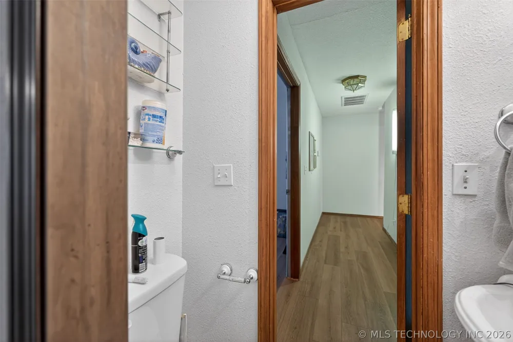 1606 NE Oakridge Drive Claremore, OK 74017