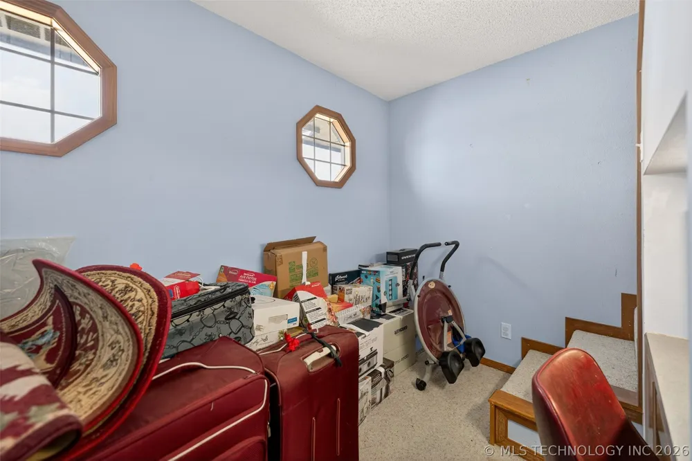 1606 NE Oakridge Drive Claremore, OK 74017