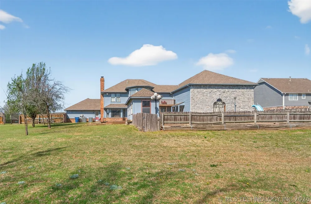 1606 NE Oakridge Drive Claremore, OK 74017