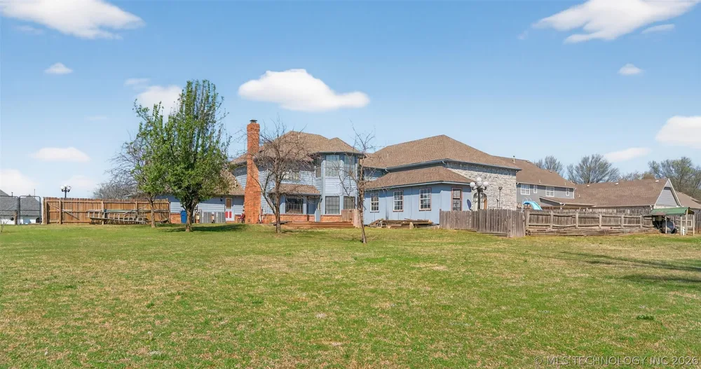 1606 NE Oakridge Drive Claremore, OK 74017