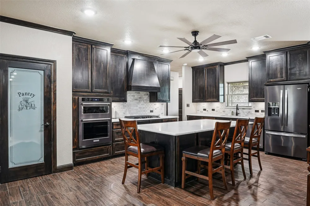 820 Fleitman Drive Muenster, TX 76252