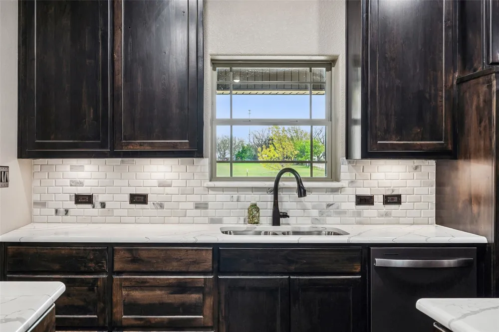 820 Fleitman Drive Muenster, TX 76252