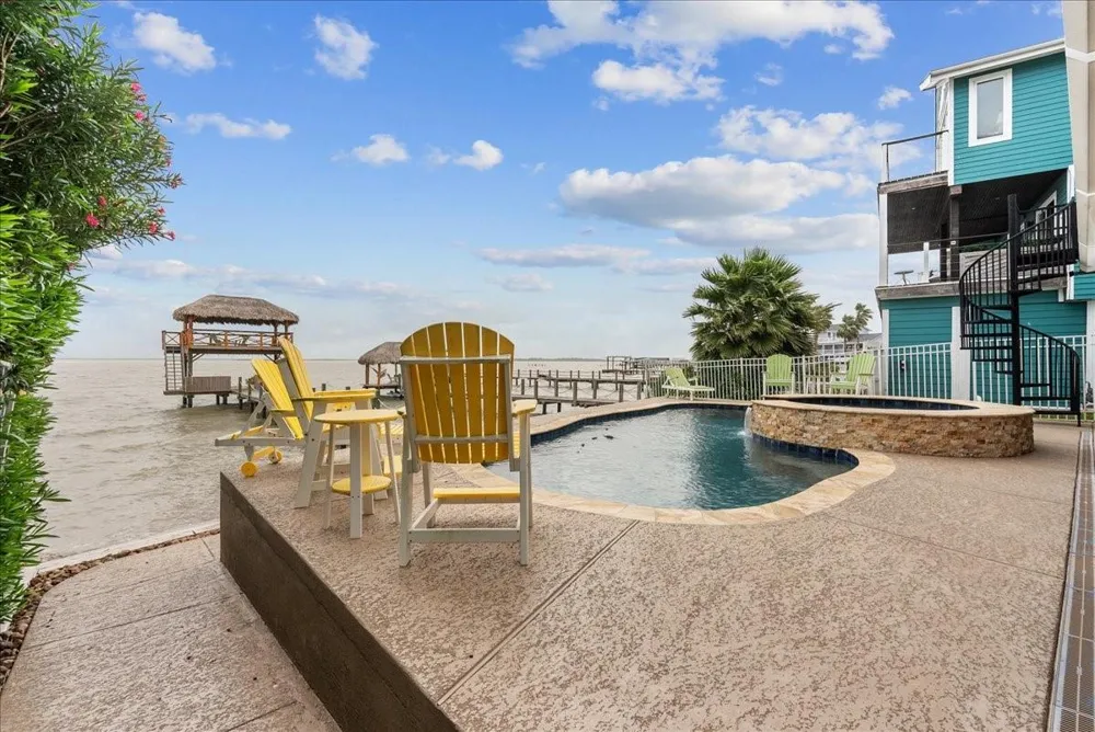 1331 Edwards Drive San Leon, TX 77539