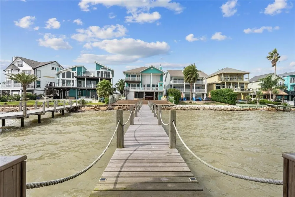 1331 Edwards Drive San Leon, TX 77539