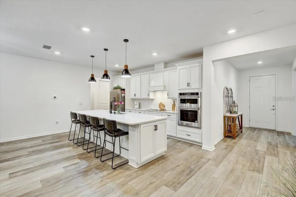 2824 QUAIL CREST COURT Valrico, FL 33594