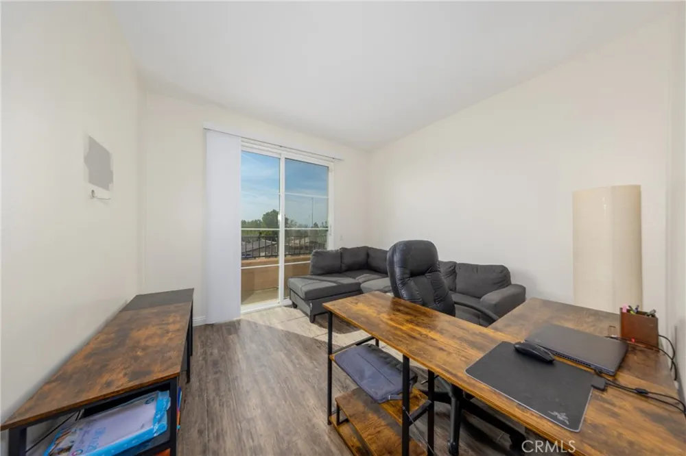 12068 Preston Grand Terrace, CA 92313