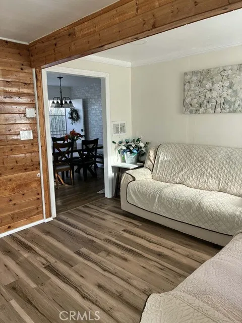 1115 E 105th Los Angeles, CA 90002