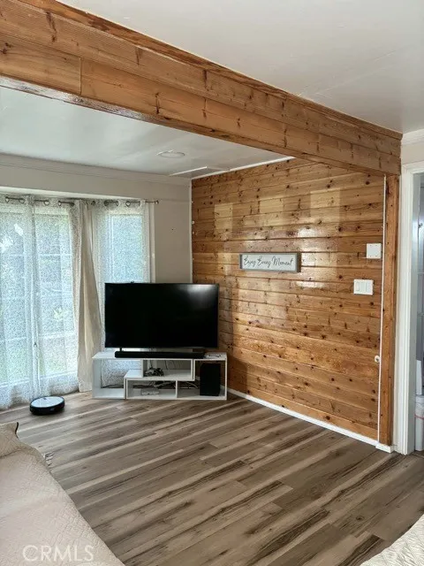 1115 E 105th Los Angeles, CA 90002