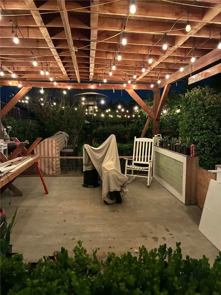 1115 E 105th Los Angeles, CA 90002
