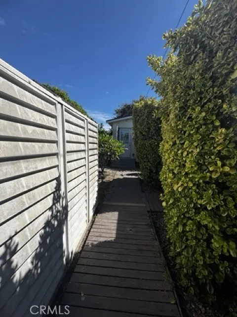 1115 E 105th Los Angeles, CA 90002