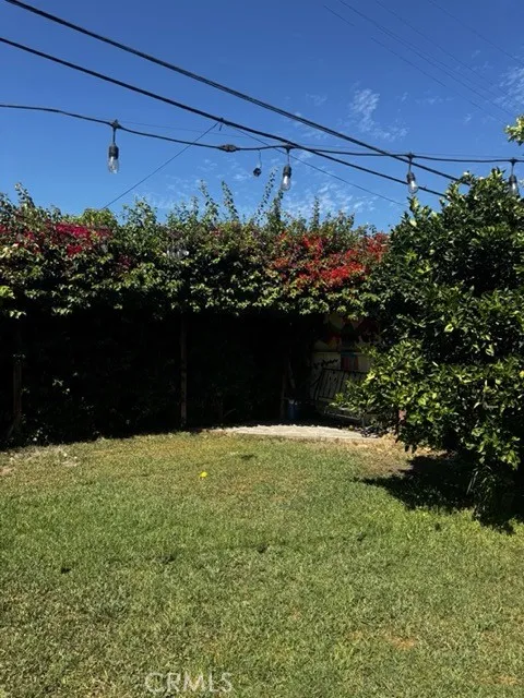 1115 E 105th Los Angeles, CA 90002