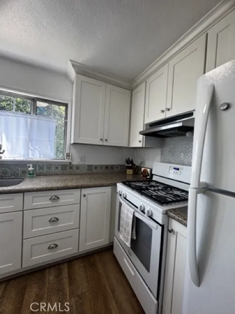 1115 E 105th Los Angeles, CA 90002