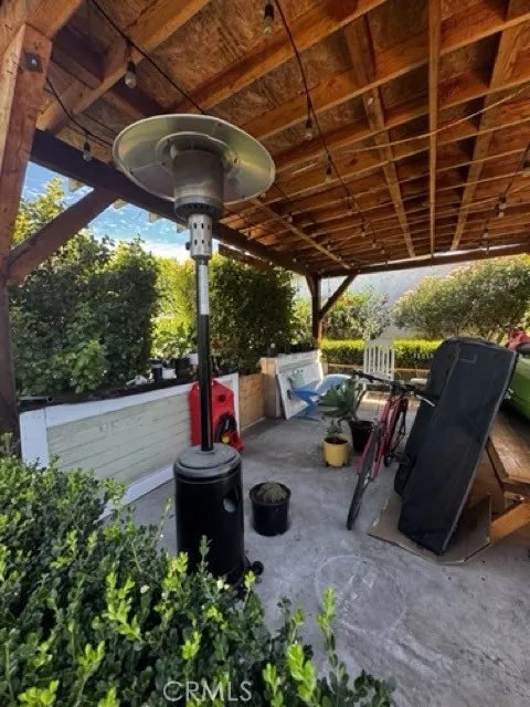 1115 E 105th Los Angeles, CA 90002