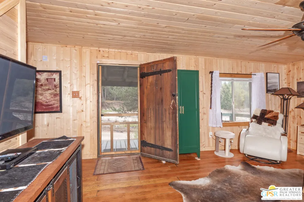 69 Seven Oaks Trail Angelus Oaks, CA 92305