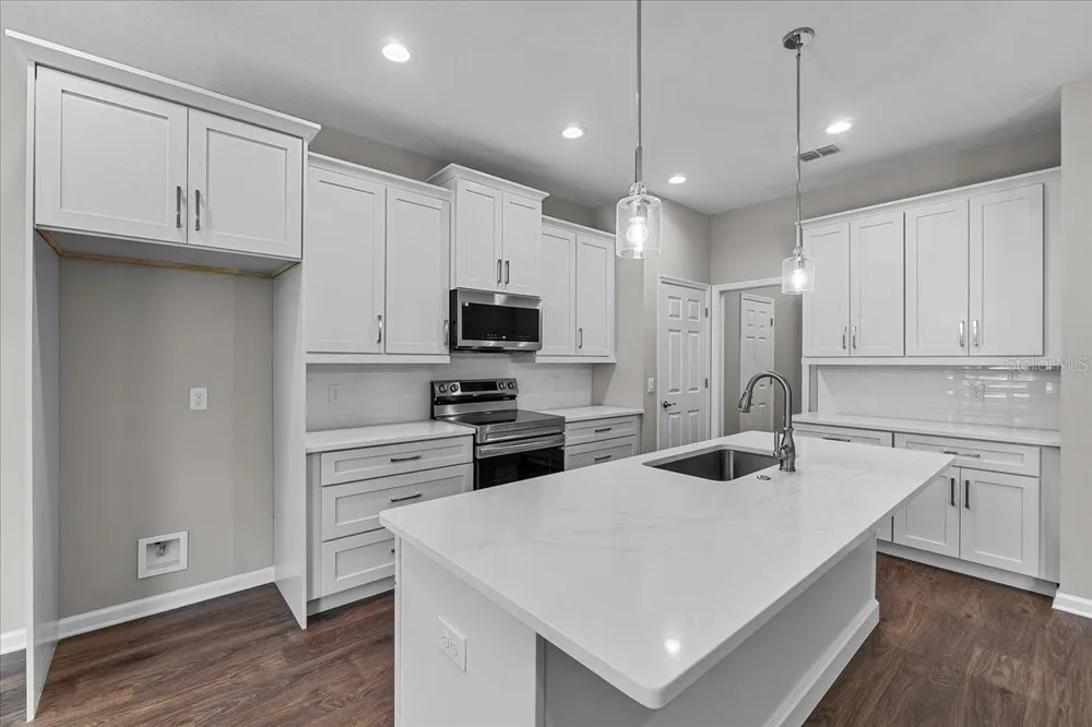 4502 FAIRWAY OAKS DRIVE Mulberry, FL 33860