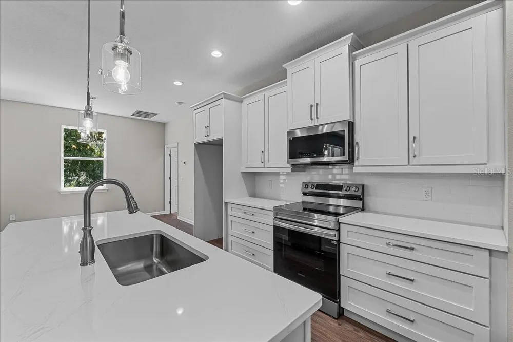 4502 FAIRWAY OAKS DRIVE Mulberry, FL 33860