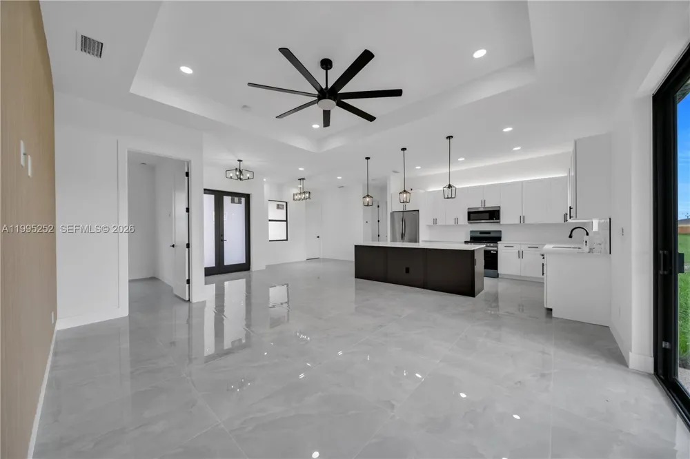 2720 Santa Barbara blvd n Cape Coral, FL 33993