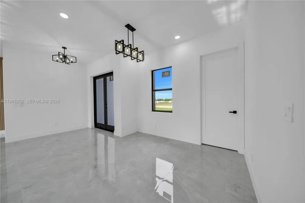 2720 Santa Barbara blvd n Cape Coral, FL 33993