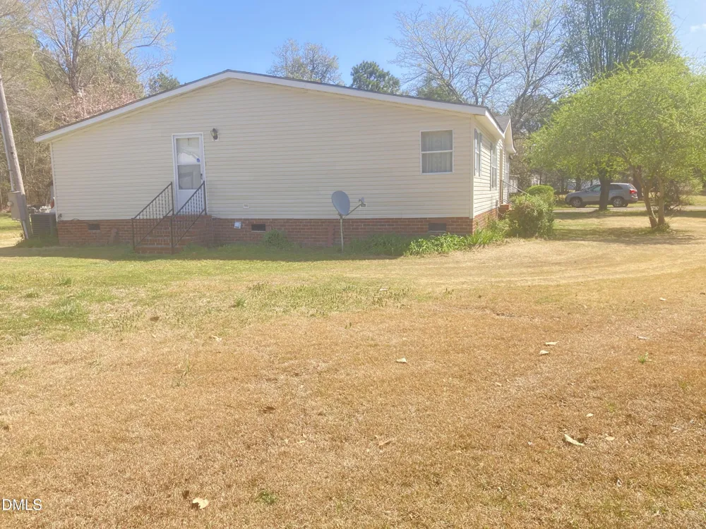 1586 Gum Swamp Church Road Greenville, NC 27834