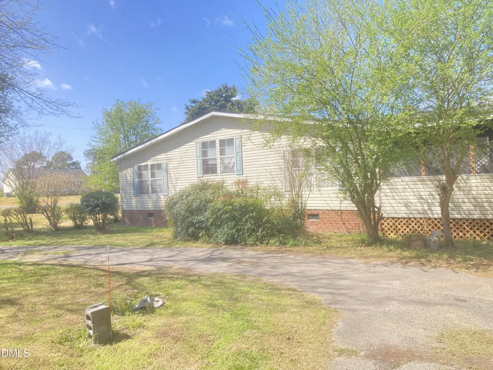 1586 Gum Swamp Church Road Greenville, NC 27834