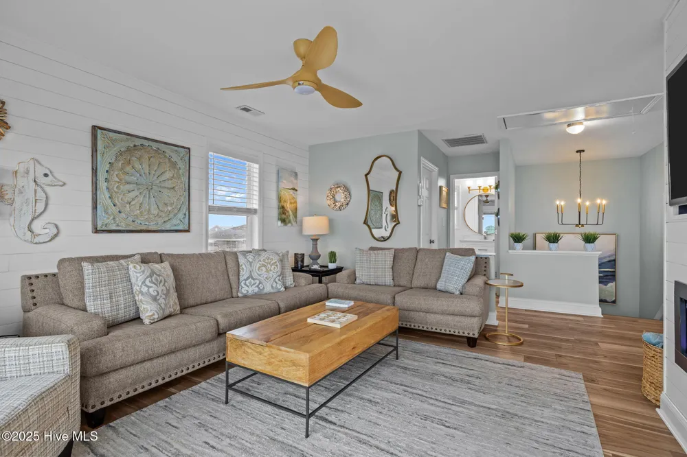 201 W Glenn Street Atlantic Beach, NC 28512