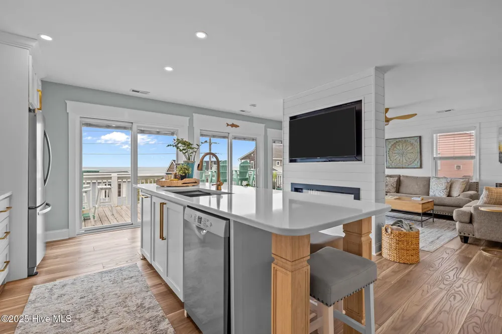 201 W Glenn Street Atlantic Beach, NC 28512
