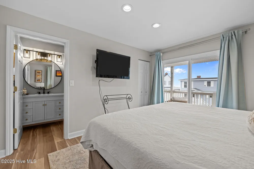 201 W Glenn Street Atlantic Beach, NC 28512
