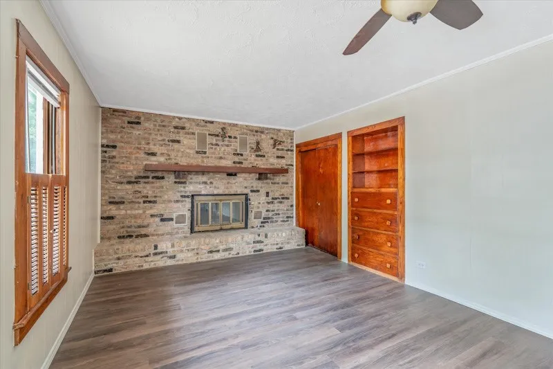 1419 Sycamore Palestine, TX 75801