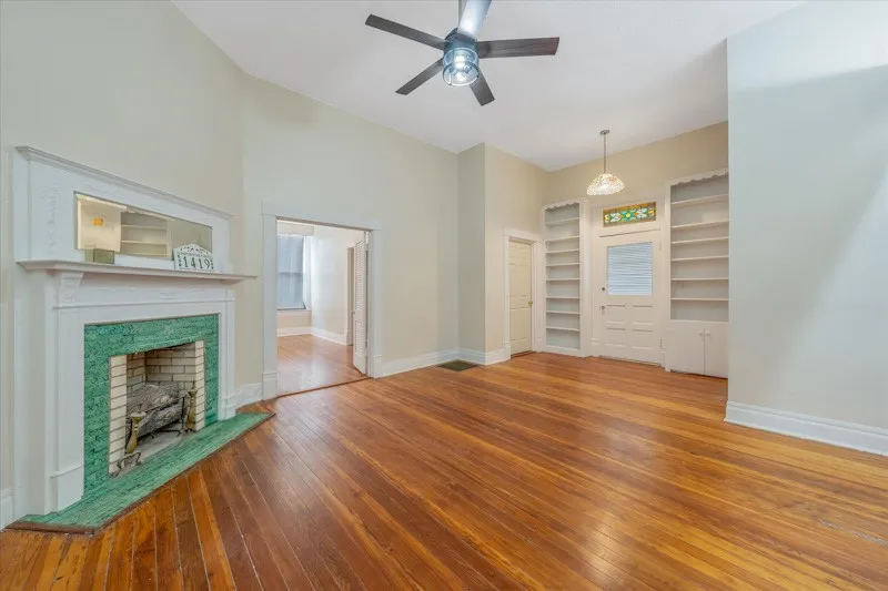 1419 Sycamore Palestine, TX 75801