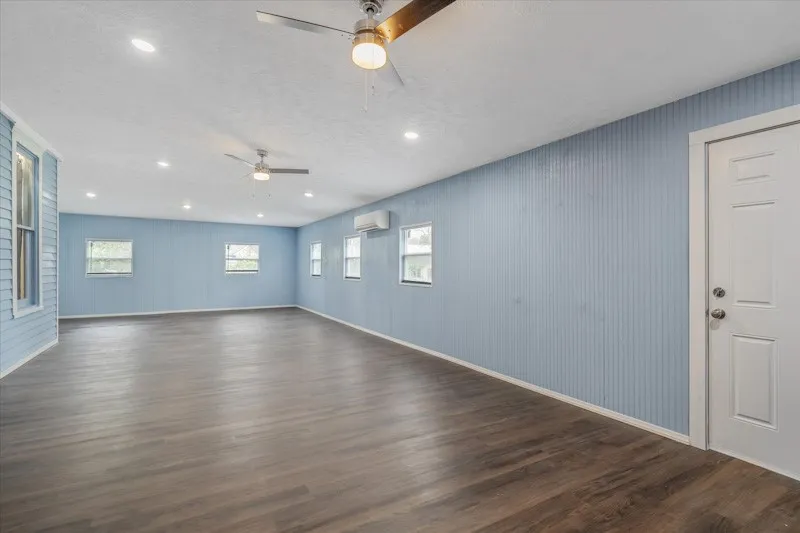 1419 Sycamore Palestine, TX 75801