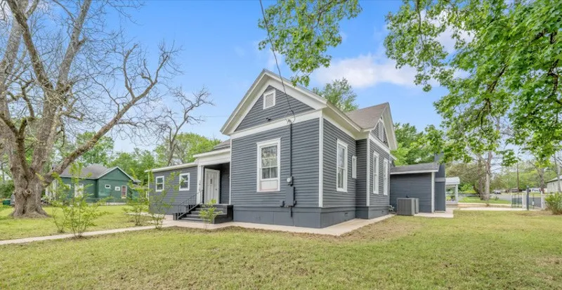 1419 Sycamore Palestine, TX 75801