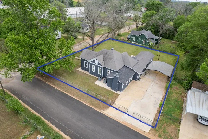 1419 Sycamore Palestine, TX 75801