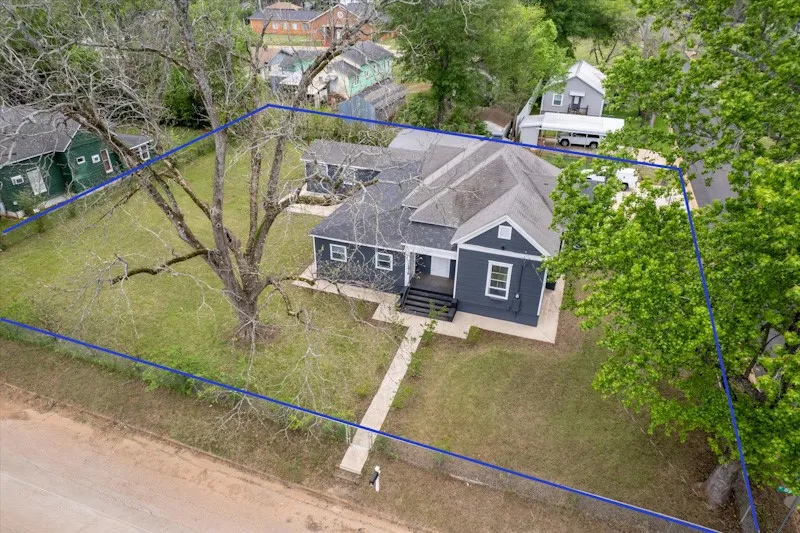 1419 Sycamore Palestine, TX 75801