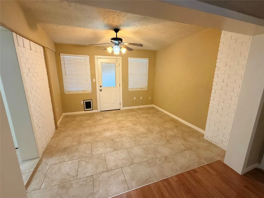 2051 Embassy Way Carrollton, TX 75006