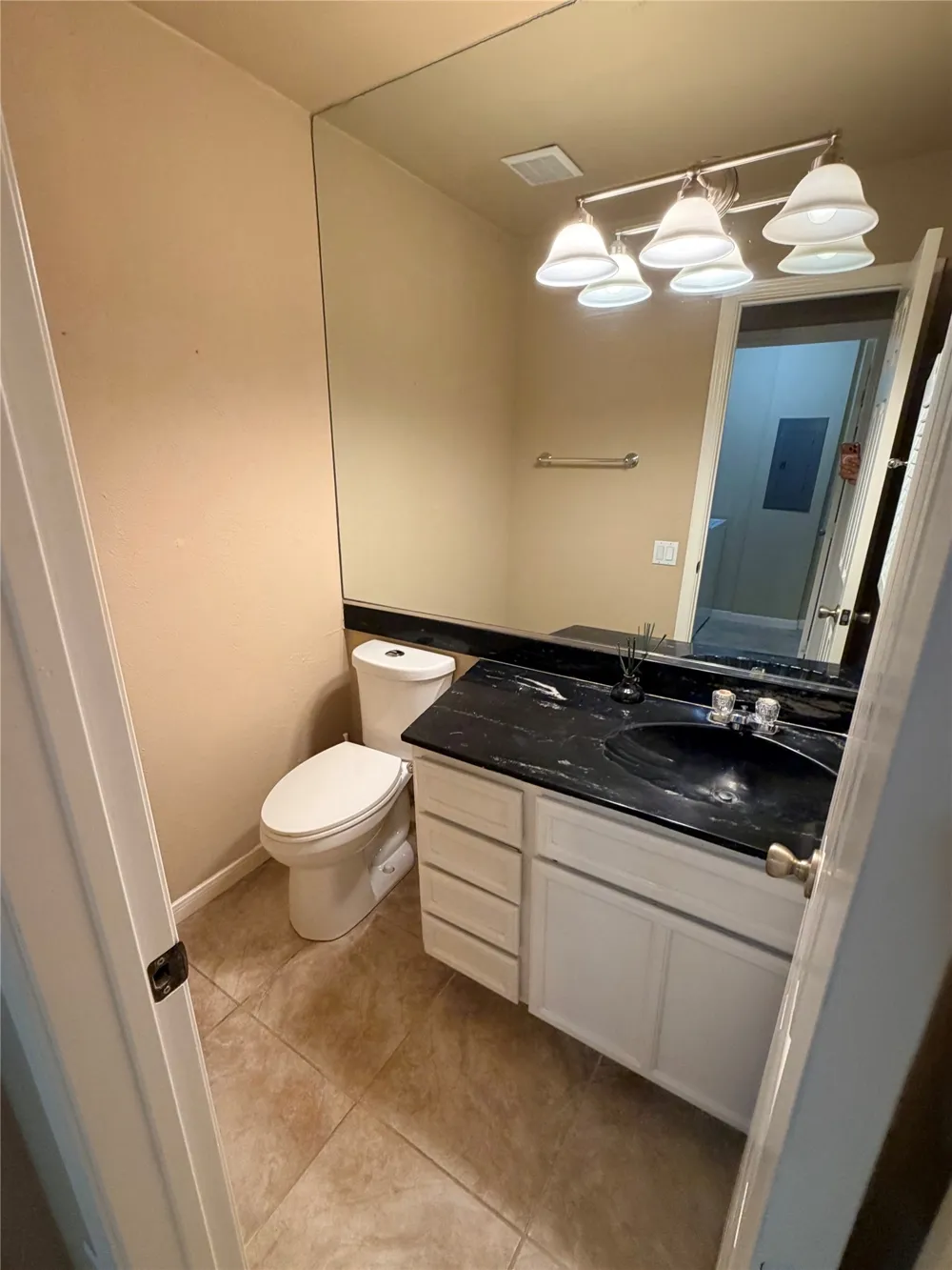 2051 Embassy Way Carrollton, TX 75006
