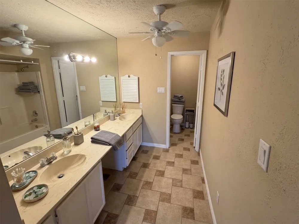 2051 Embassy Way Carrollton, TX 75006