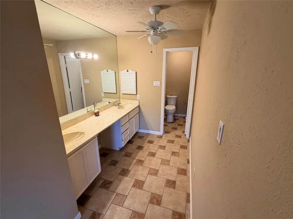 2051 Embassy Way Carrollton, TX 75006