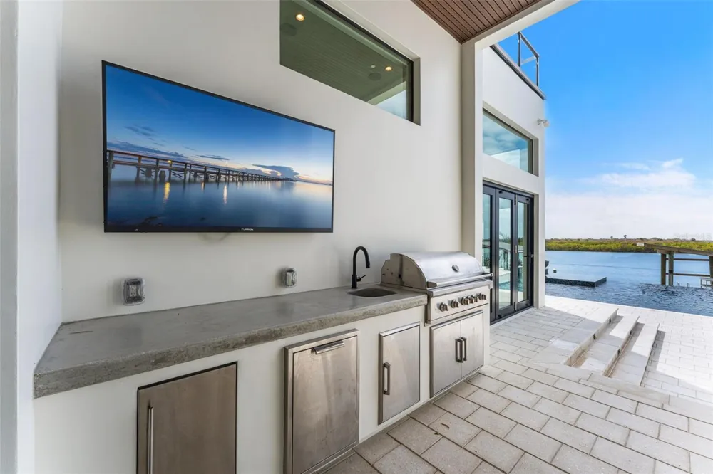 1194 PENINSULA AVENUE New Smyrna Beach, FL 32169