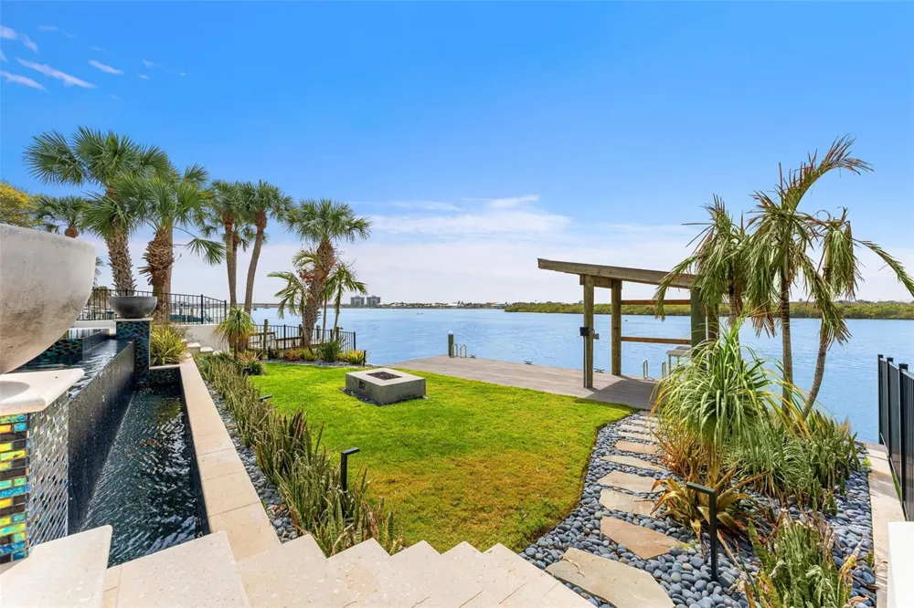 1194 PENINSULA AVENUE New Smyrna Beach, FL 32169