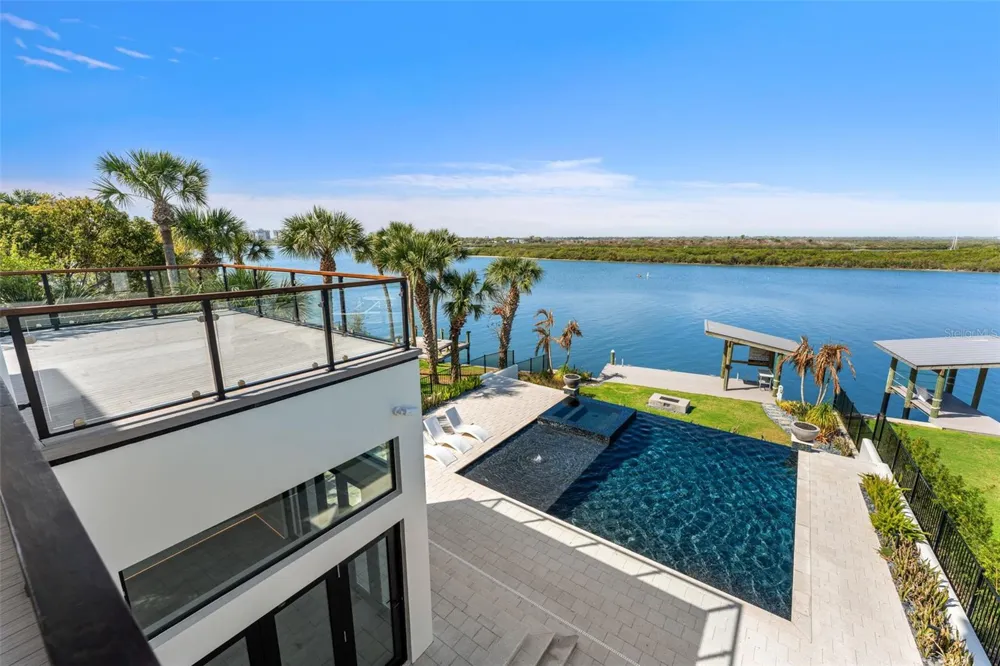 1194 PENINSULA AVENUE New Smyrna Beach, FL 32169