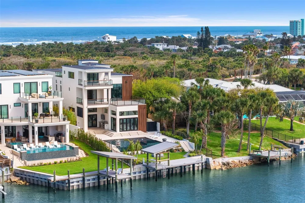 1194 PENINSULA AVENUE New Smyrna Beach, FL 32169