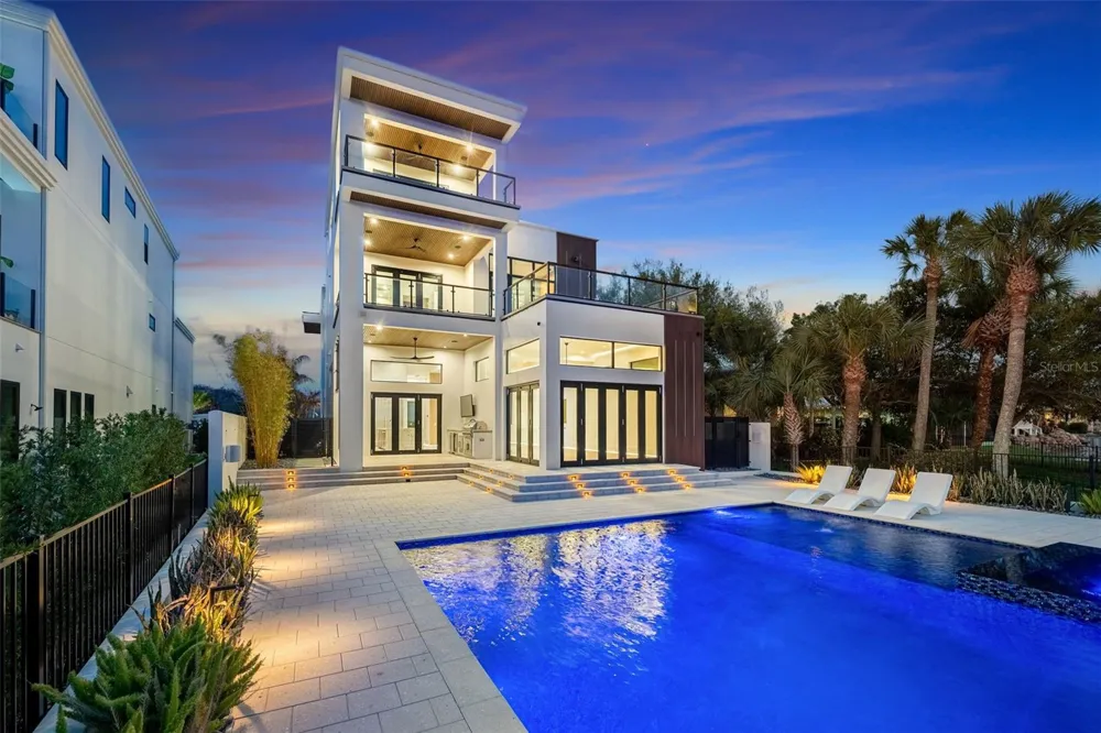 1194 PENINSULA AVENUE New Smyrna Beach, FL 32169
