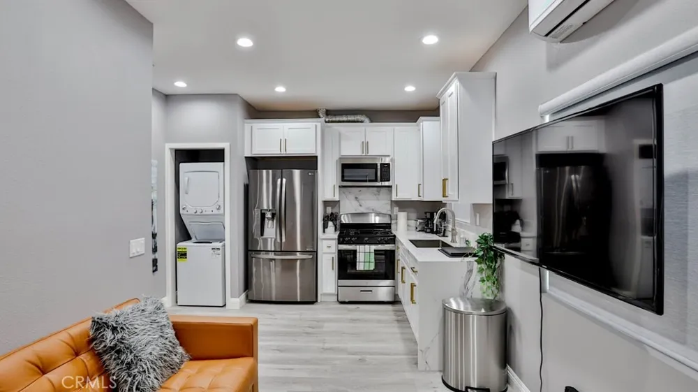 408 S Flower Street Santa Ana, CA 92703