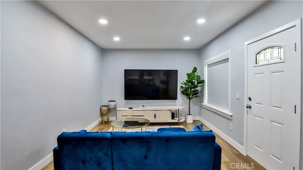 408 S Flower Street Santa Ana, CA 92703