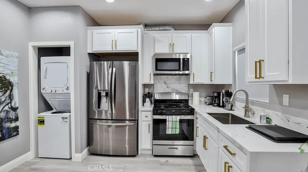 408 S Flower Street Santa Ana, CA 92703
