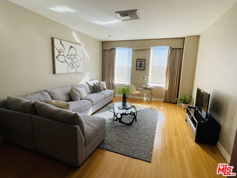 3810 Wilshire Boulevard #610 Los Angeles, CA 90010