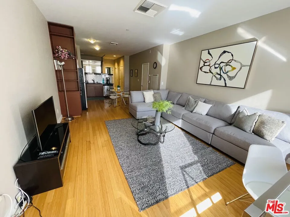 3810 Wilshire Boulevard #610 Los Angeles, CA 90010