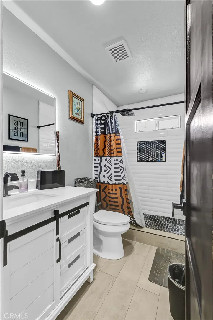 3965 Marshall Long Beach, CA 90807